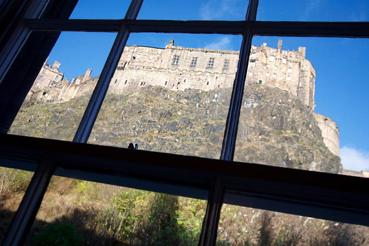 Joivy Unique Old Town Stay Under Edinburgh Castle Dış mekan fotoğraf