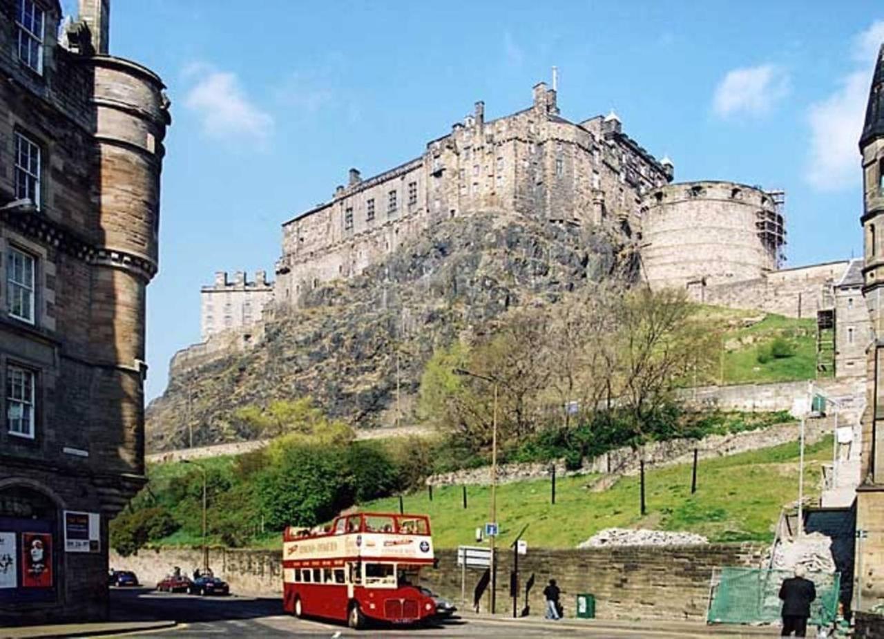 Joivy Unique Old Town Stay Under Edinburgh Castle Dış mekan fotoğraf