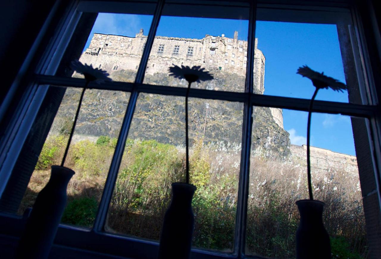Joivy Unique Old Town Stay Under Edinburgh Castle Dış mekan fotoğraf